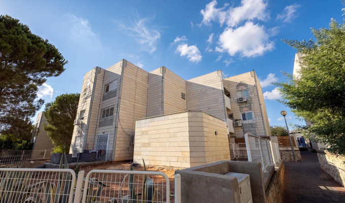 חדר שינה, דרך הציונות 72 אריאל