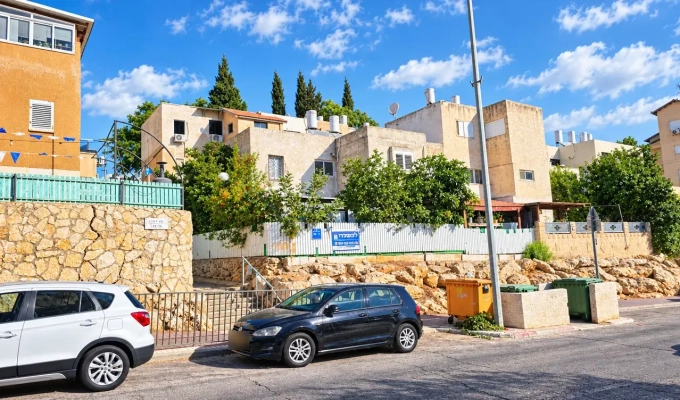 הבניין ברחוב אורי בראון 15, אריאל
